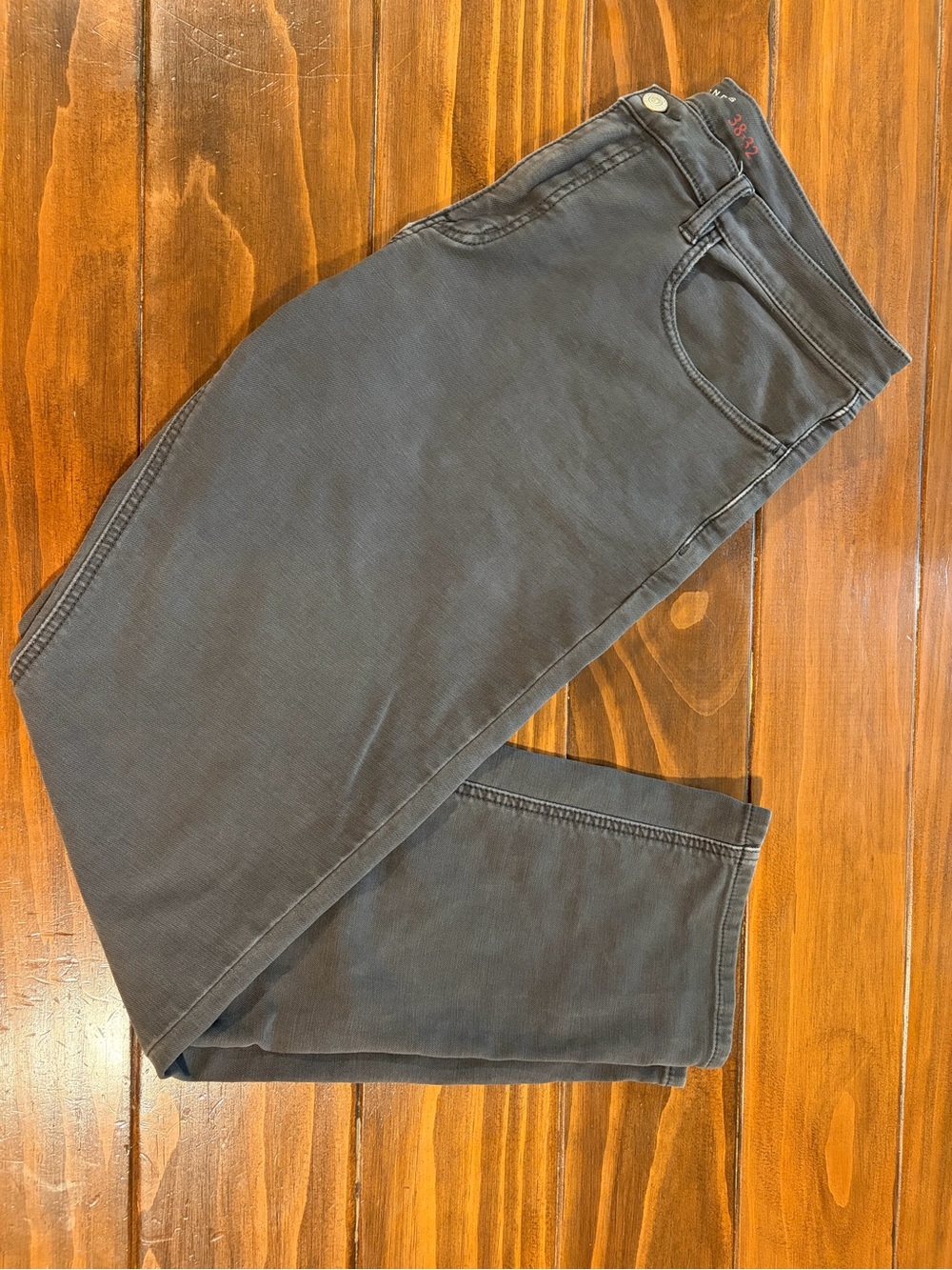 7 Diamonds Slim Straight Jeans in Charcoal
